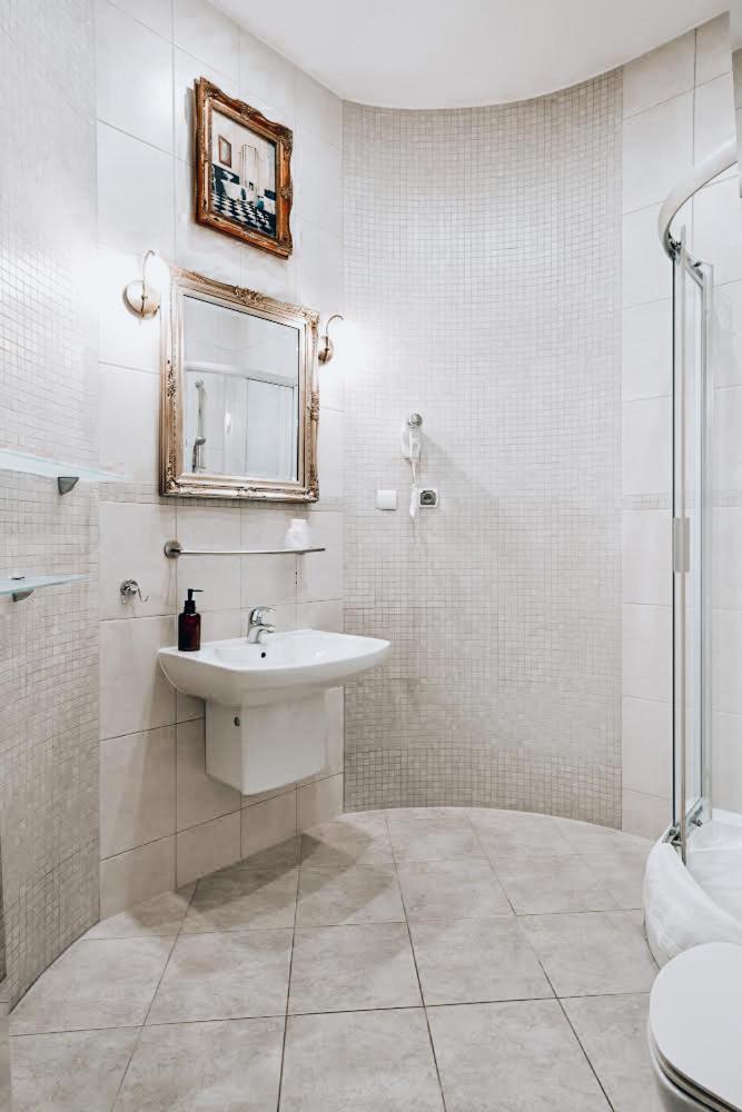 Hotel Amalia Kudowa-Zdrój Esterno foto